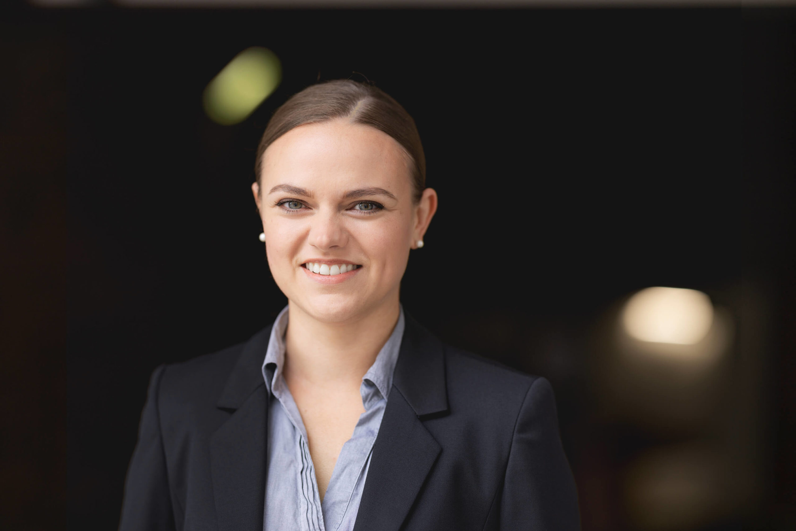 Sarah-Lena Kagens Portrait HERATAX Draußen Hamburg Neustadt